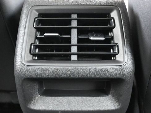 New 2026 Volkswagen Tiguan SE image 21