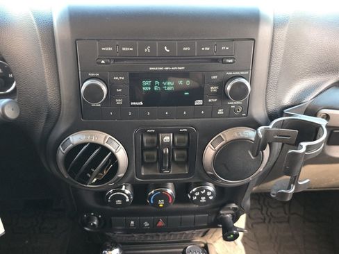 Used 2016 Jeep Wrangler Unlimited Sport w/ Quick Order Package 24S AWD/4WD image 4