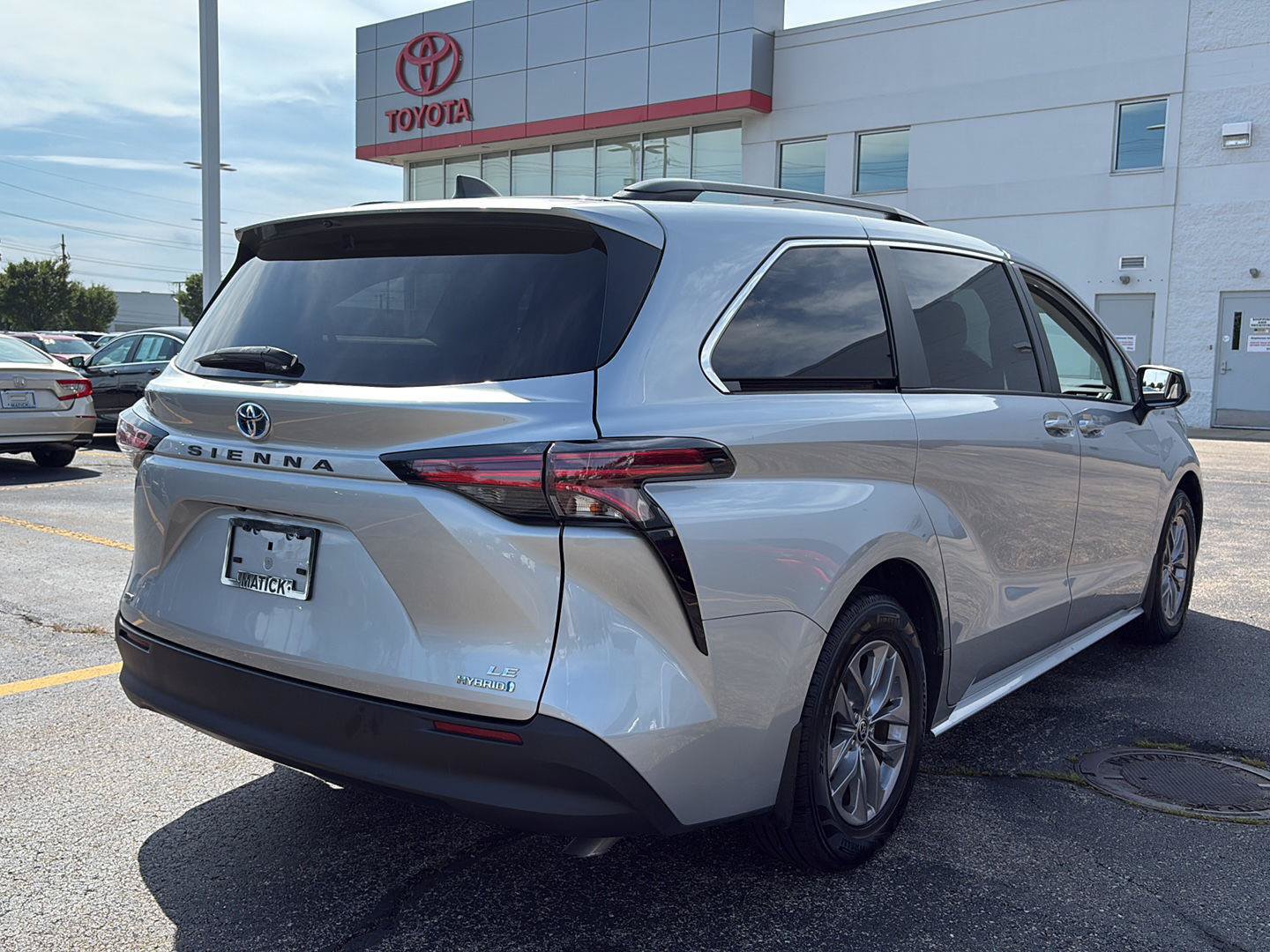 Used 2022 Toyota Sienna LE AWD/4WD image 25