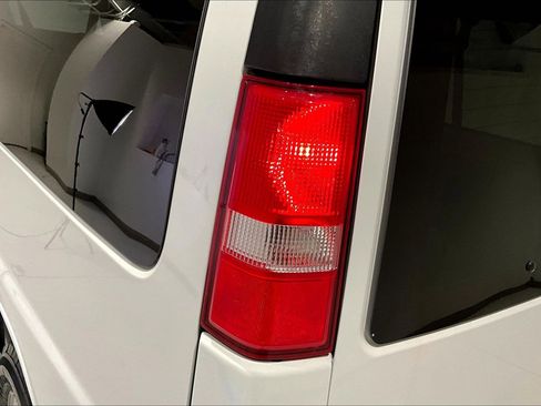 Used 2023 Chevrolet Express 3500 LS RWD image 23