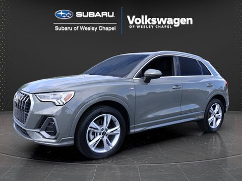 Used 2023 Audi Q3 2.0T Premium w/ Convenience Package AWD/4WD image 4