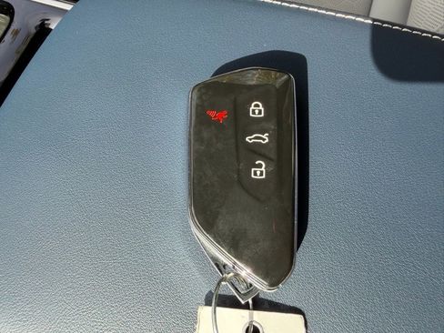 New 2025 Volkswagen ID.4 Pro S image 36