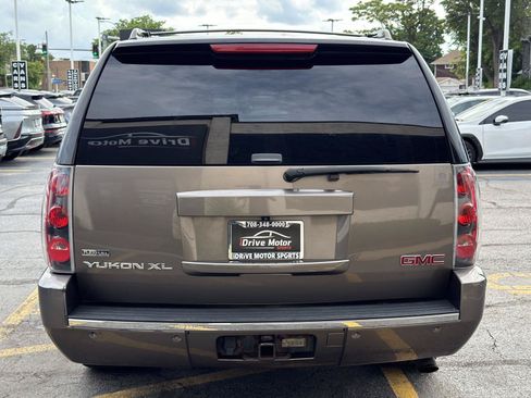 Used 2011 GMC Yukon XL Denali AWD/4WD image 7