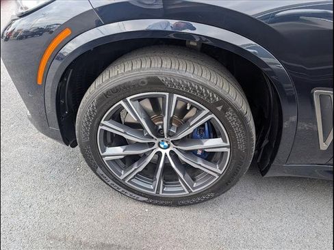 Used 2020 BMW X5 M50i w/ Premium Package image 5