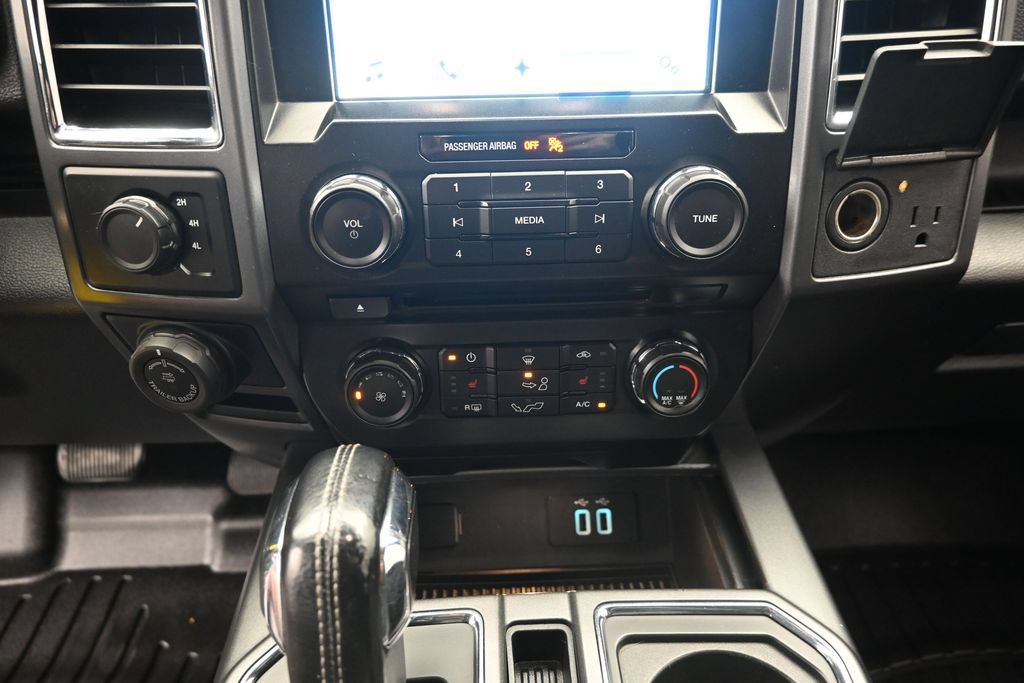Used 2016 Ford F150 XLT w/ Equipment Group 302A Luxury AWD/4WD image 21
