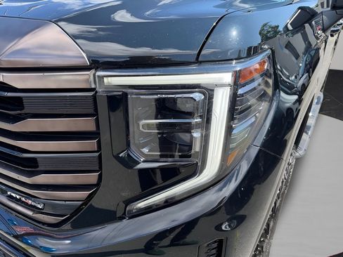 Used 2022 GMC Sierra 1500 AT4X AWD/4WD image 10
