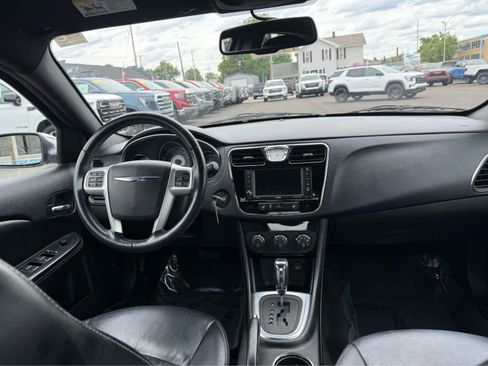 Used 2012 Chrysler 200 Limited FWD image 20