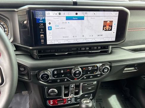 Used 2024 Jeep Wrangler Unlimited Rubicon w/ Safety Group image 21