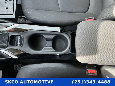 Used 2021 Toyota Corolla LE image 24