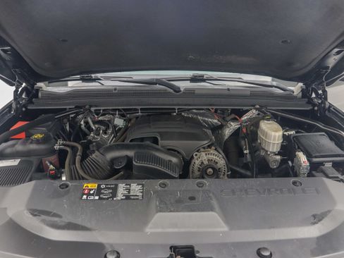 Used 2018 Chevrolet Suburban 3500 LT AWD/4WD image 38