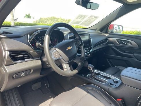 Used 2023 Chevrolet Traverse Premier image 10