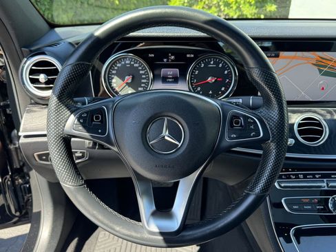 Used 2017 Mercedes-Benz E 300 image 28