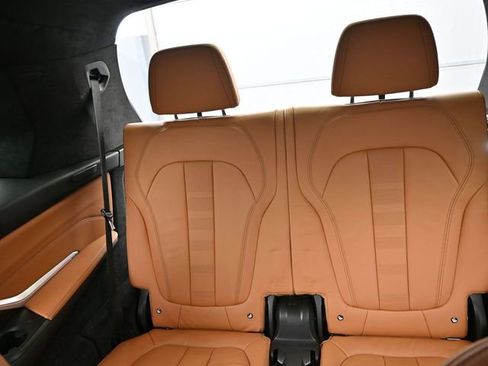Used 2021 BMW X7 xDrive40i w/ M Sport Package image 18