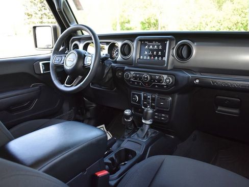 Used 2023 Jeep Wrangler Unlimited Sport AWD/4WD image 28