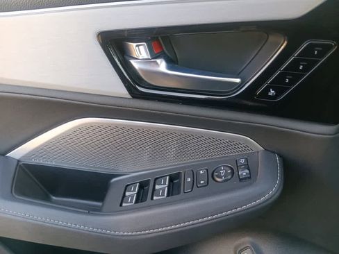 Used 2023 Acura MDX SH-AWD w/ Technology Package image 16