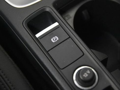 Used 2020 Audi Q3 2.0T Premium w/ Convenience Package AWD/4WD image 29