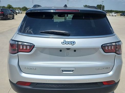 Used 2025 Jeep Compass Limited AWD/4WD image 3