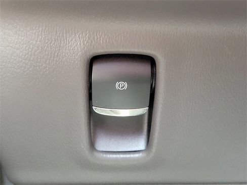 Certified 2023 Lincoln Nautilus FWD w/ Premium Package image 26