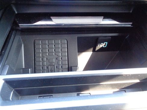 Used 2024 Ford F250 Lariat w/ Chrome Package image 40