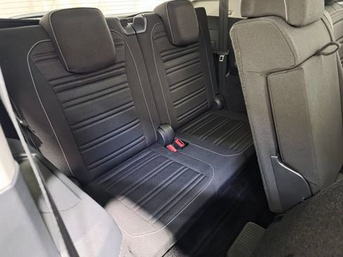 Certified 2024 Volkswagen Tiguan S image 33