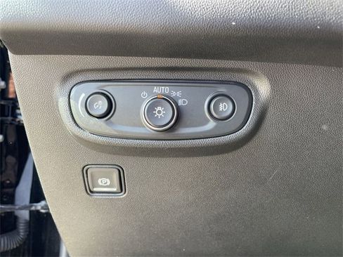 Used 2024 GMC Terrain SLT image 34