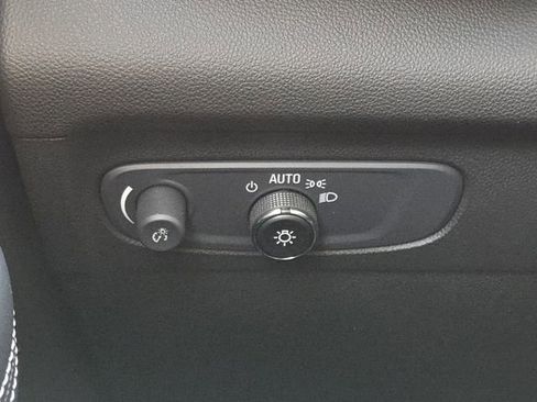 Used 2021 Buick Envision Essence image 12