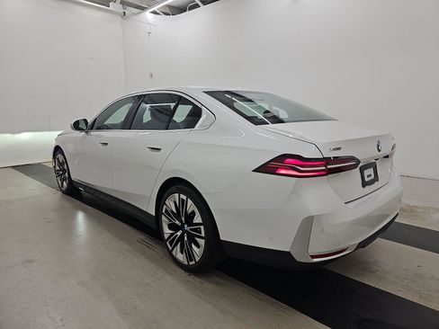Used 2026 BMW 540i xDrive AWD/4WD image 3