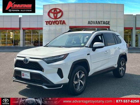 Used 2023 Toyota RAV4 SE w/ Weather & Moonroof Package AWD/4WD image 4