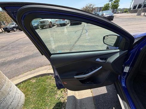Used 2014 Ford Focus SE w/ Equipment Group 201A FWD image 21