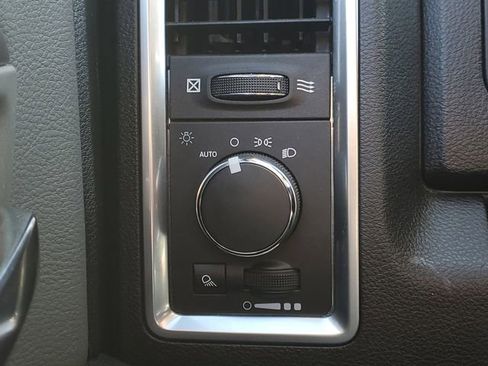 Used 2023 RAM 1500 Classic SLT RWD image 28