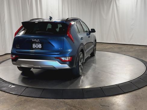Certified 2025 Kia Niro EX image 8