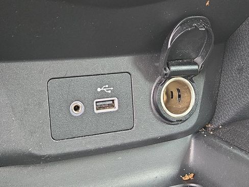 Used 2018 Nissan Rogue SV AWD/4WD image 33