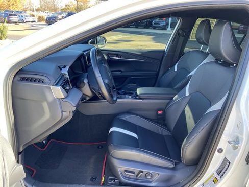 Used 2025 Toyota Camry SE image 33