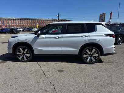New 2025 Mitsubishi Outlander SE
