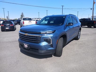 Used 2025 Chevrolet Traverse LT