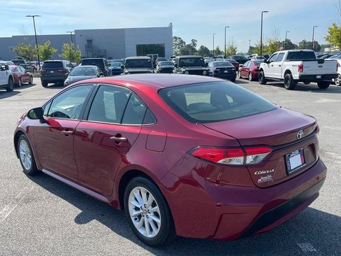 Used 2022 Toyota Corolla LE FWD image 16