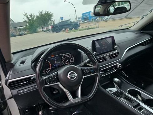 Used 2019 Nissan Altima 2.5 SV FWD image 16