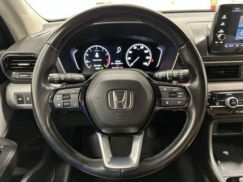Used 2025 Honda Pilot EX-L image 18