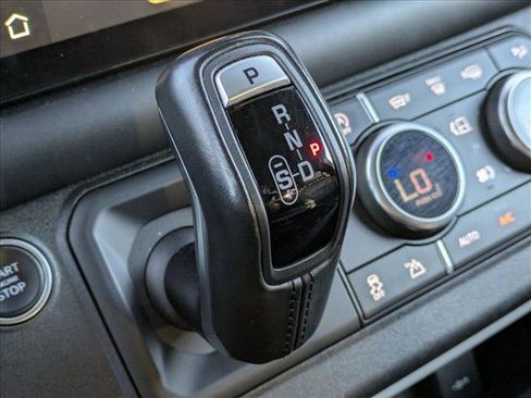 Used 2022 Land Rover Defender 110 XS Edition image 12