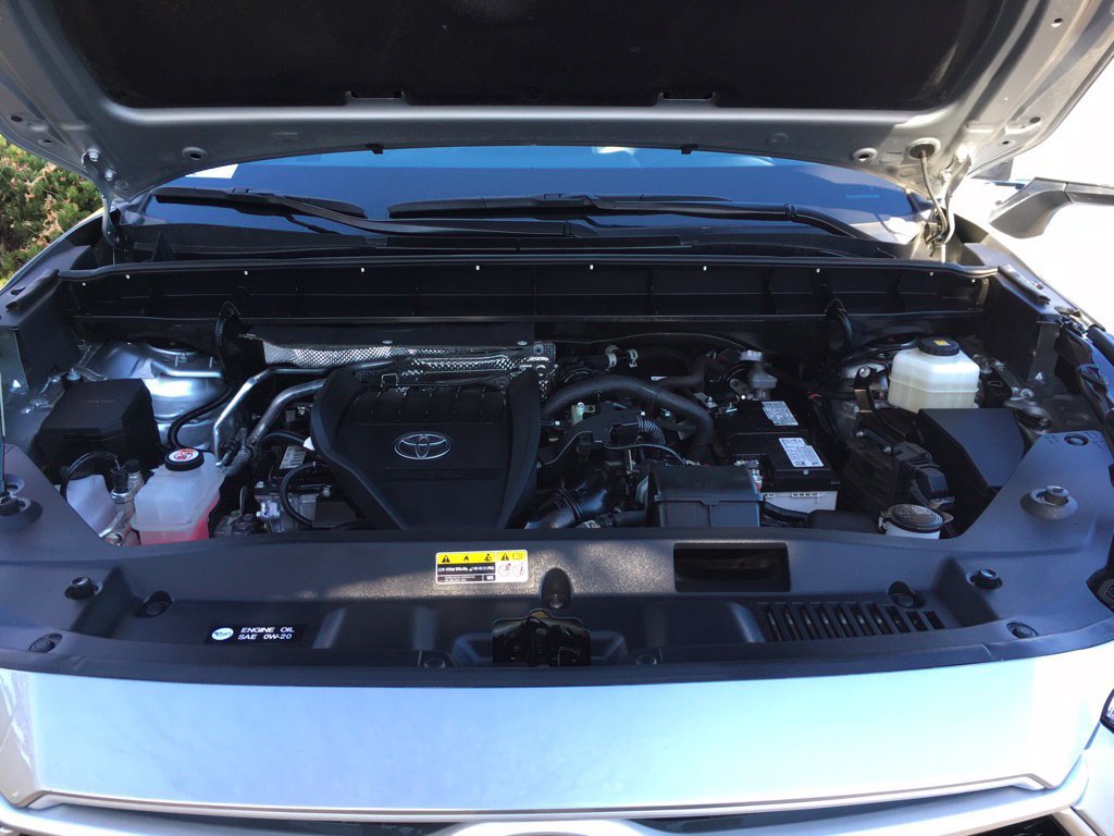 Used 2023 Toyota Highlander L FWD image 11