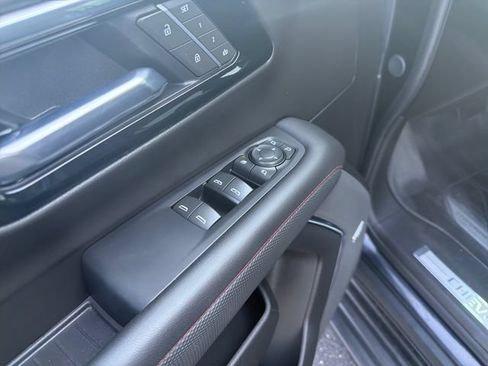Used 2025 Chevrolet Suburban RST w/ Comfort Package AWD/4WD image 13