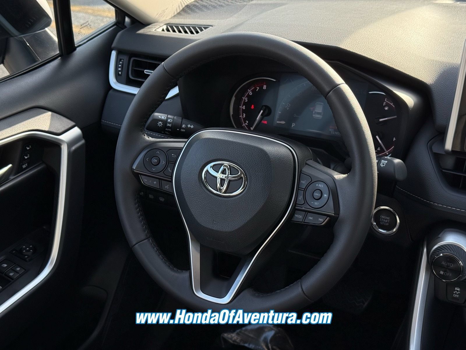 Used 2025 Toyota RAV4 XLE Premium w/ Weather Package AWD/4WD image 17