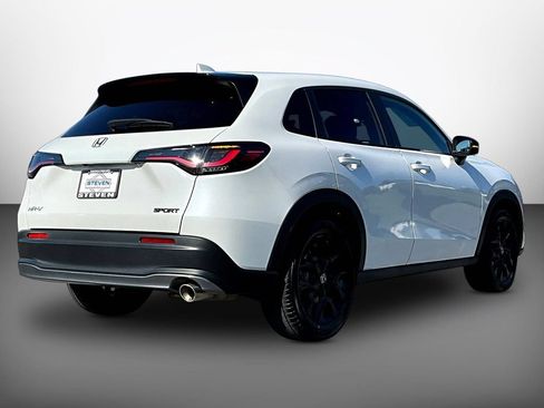 Used 2025 Honda HR-V Sport image 6