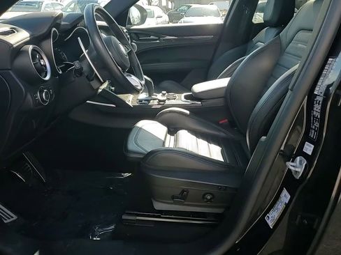 Used 2023 Alfa Romeo Stelvio Quadrifoglio image 24
