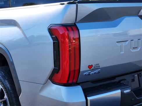 Used 2025 Toyota Tundra Limited image 11