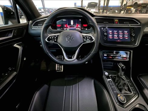 Used 2024 Volkswagen Tiguan SE R-Line AWD/4WD image 18