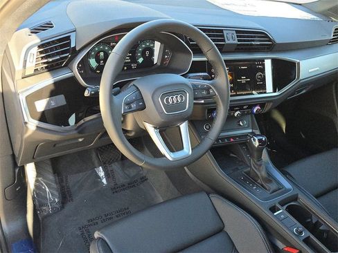 Used 2025 Audi Q3 2.0T Premium w/ Convenience Package AWD/4WD image 16