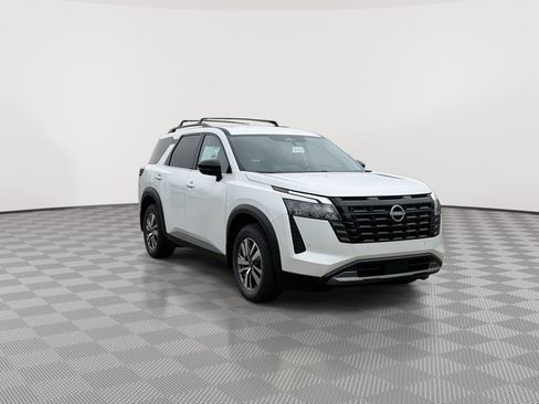 New 2026 Nissan Pathfinder SL AWD/4WD image 2