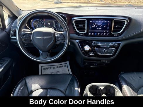 Used 2020 Chrysler Pacifica Limited image 23