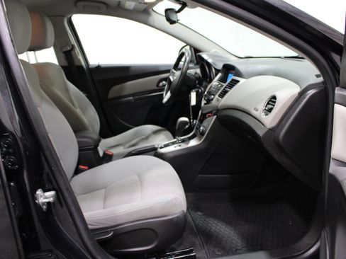 Used 2014 Chevrolet Cruze LT FWD image 21